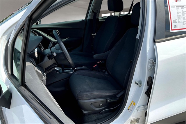 2020 Chevrolet Trax LS photo 23