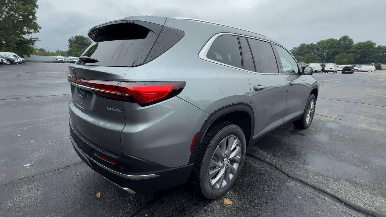 2026 Buick Enclave Preferred photo 8