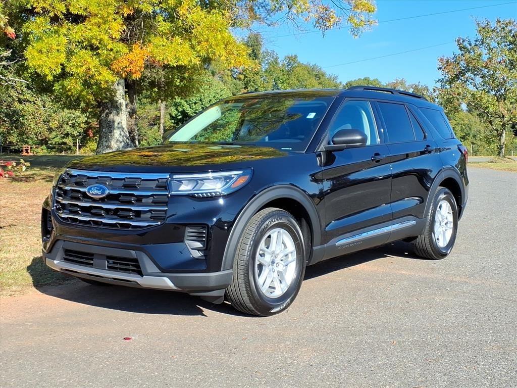 2025 Ford Explorer Active's photo