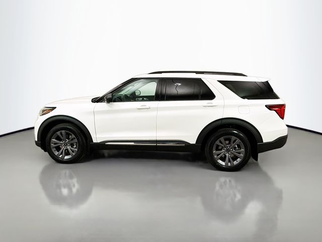 2025 Ford Explorer photo 4