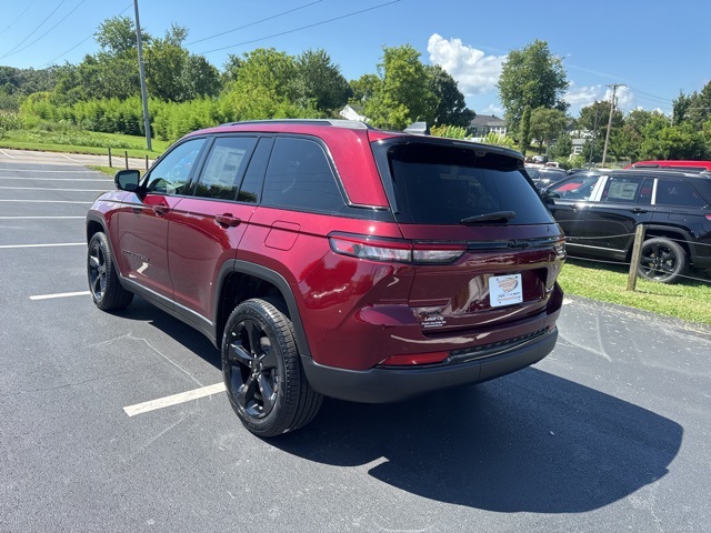 2025 Jeep Grand Cherokee Limited photo 4