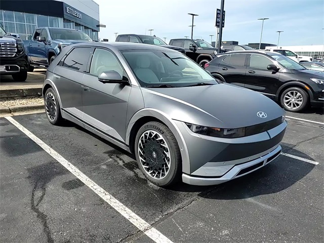 Used 2022 Gray Hyundai Limited image 1