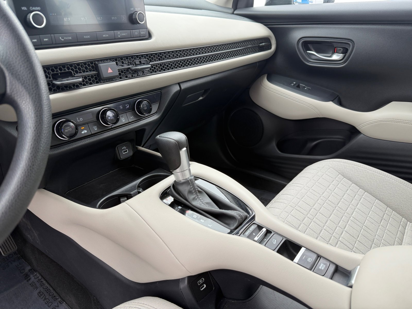 2024 Honda HR-V LX photo 13