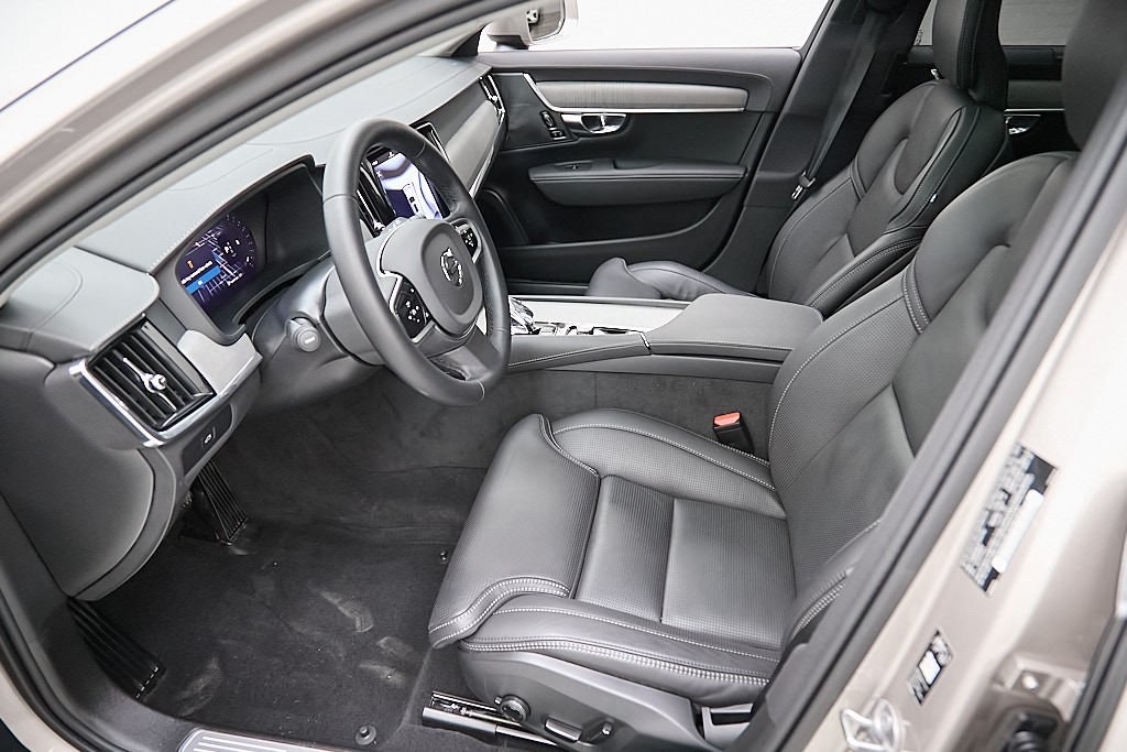 2026 VOLVO V90CC - Image 17