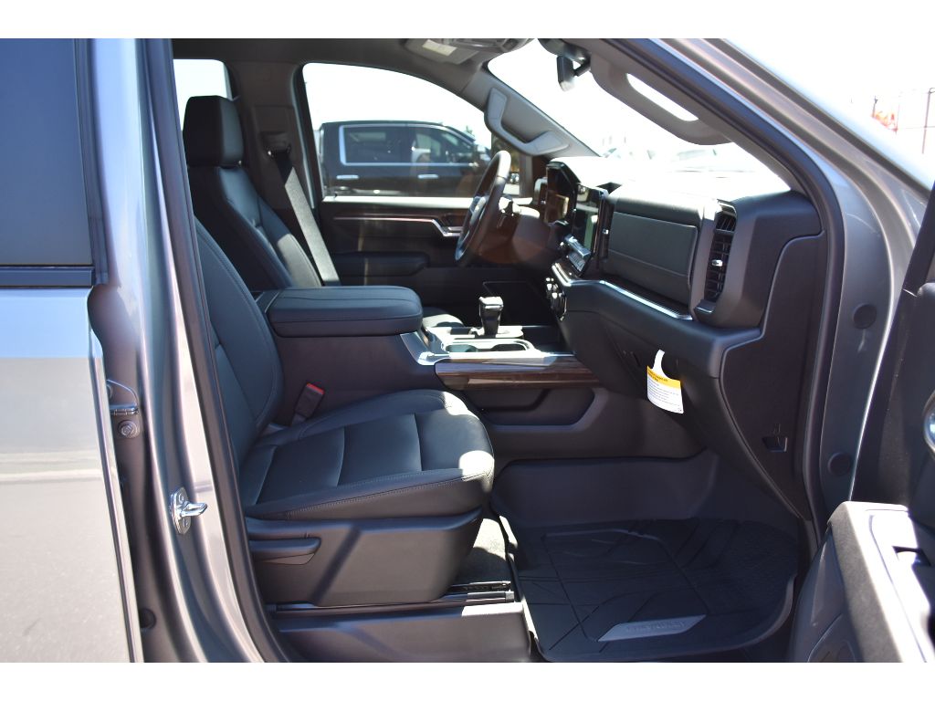 2025 Chevrolet Silverado 1500 LT photo 20