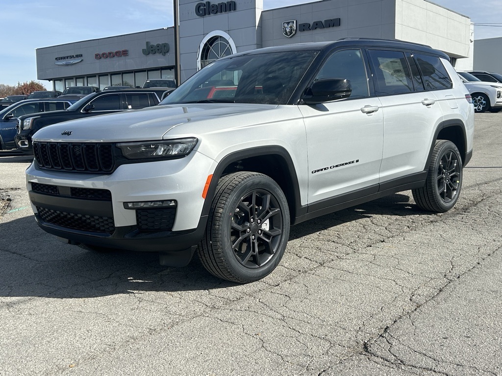 2025 Jeep Grand Cherokee Limited photo 2