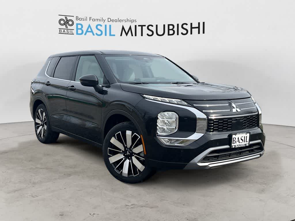 2025 Mitsubishi Outlander SEL's photo