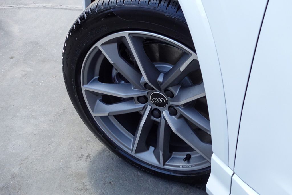 2025 Audi Q3 S line Premium photo 9