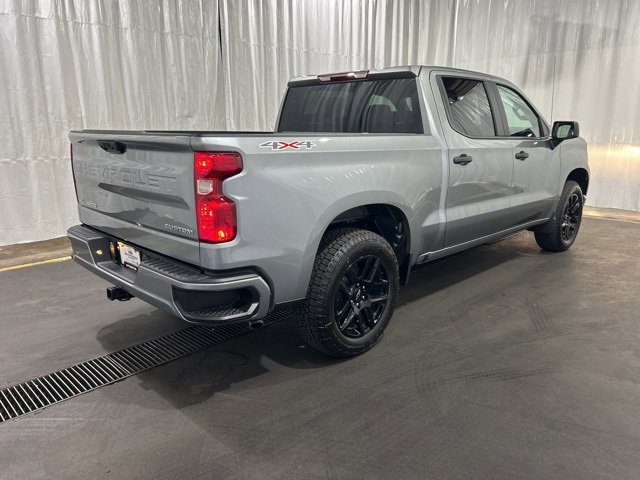 2025 Chevrolet Silverado 1500 Custom photo 3