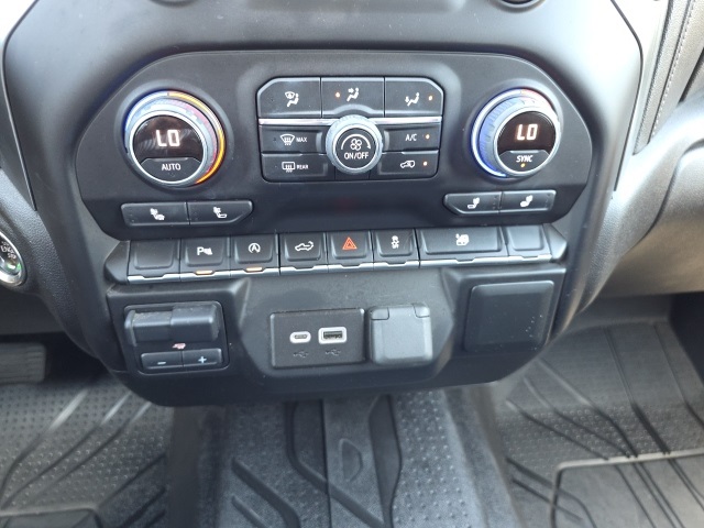 2022 Chevrolet Silverado 1500 LT photo 18
