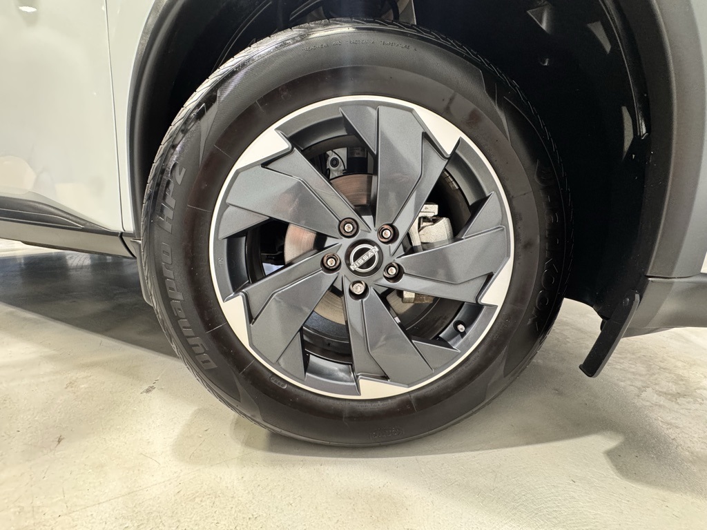 2025 Nissan Rogue SV AWD photo 10