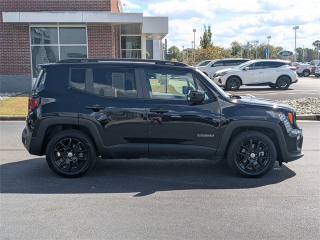 2021 Jeep Renegade Latitude photo 2