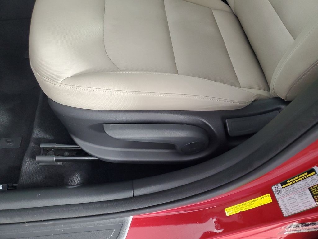 2018 Hyundai Elantra SEL photo 28