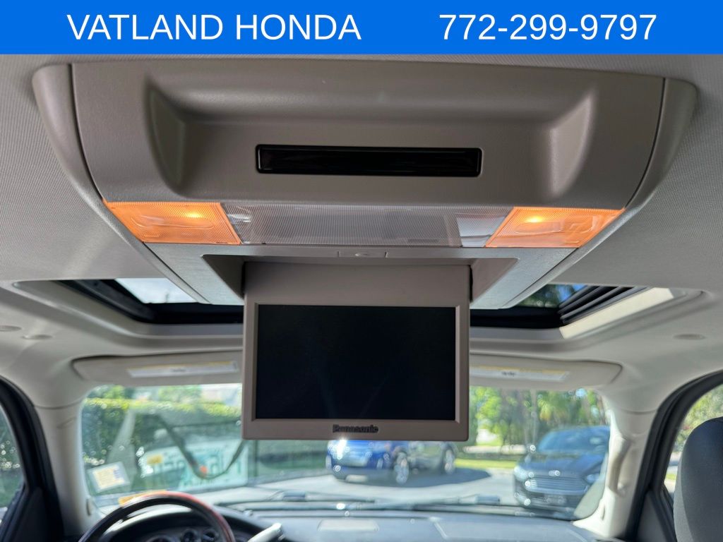 2012 Cadillac Escalade Premium photo 26