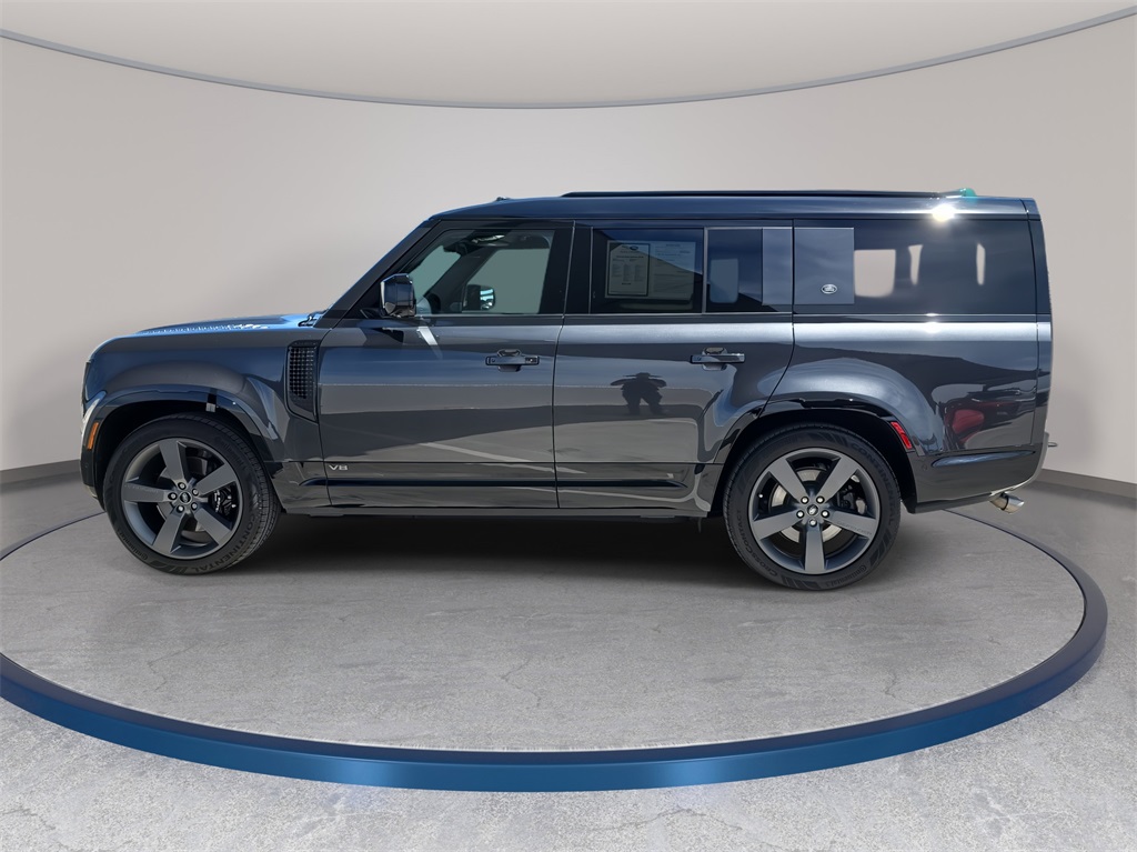 2024 Land Rover Defender 130 V8 photo 8