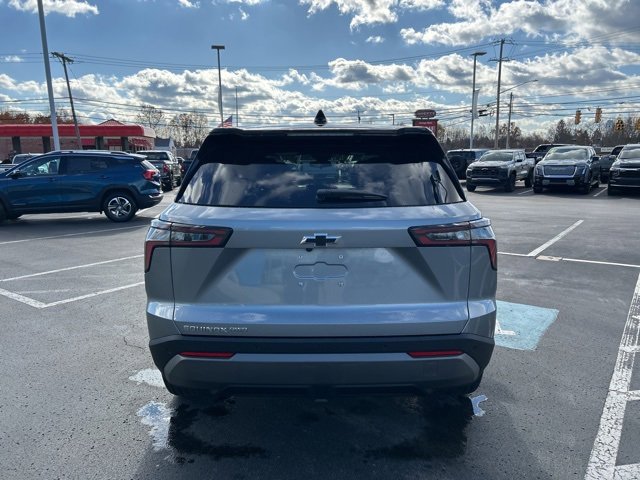 2026 Chevrolet Equinox LT photo 2