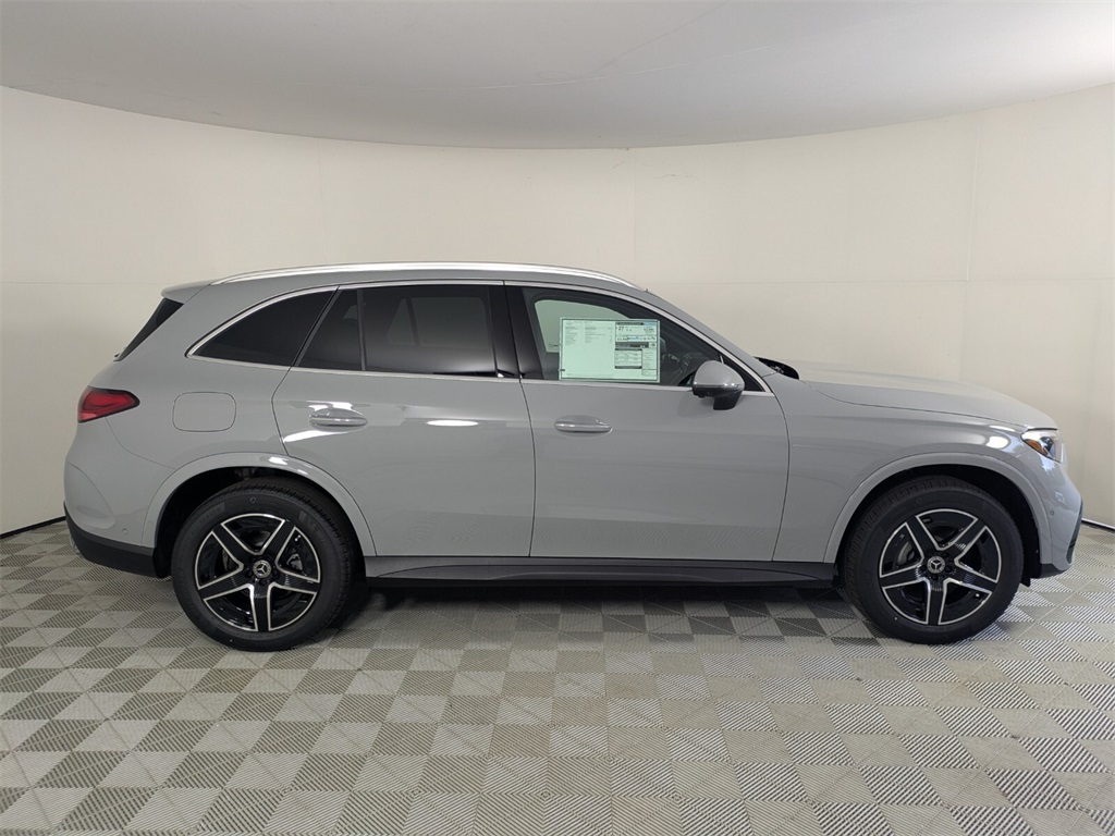 2026 Mercedes Benz GLC 300 photo 2