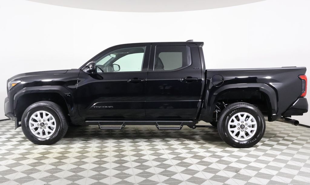 2025 Toyota Tacoma SR5 photo 3