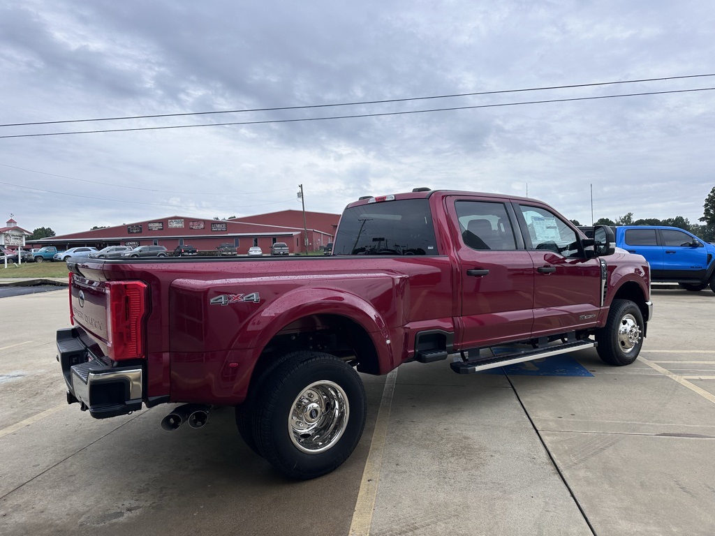 2025 Ford F-350 photo 4