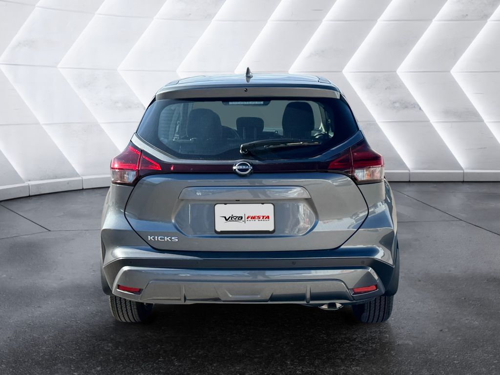 2025 Nissan Kicks Play S photo 5