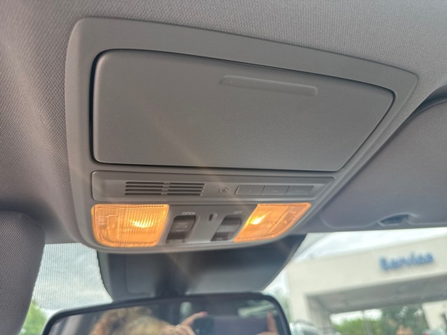 Used 2022 RED Honda Touring image 27