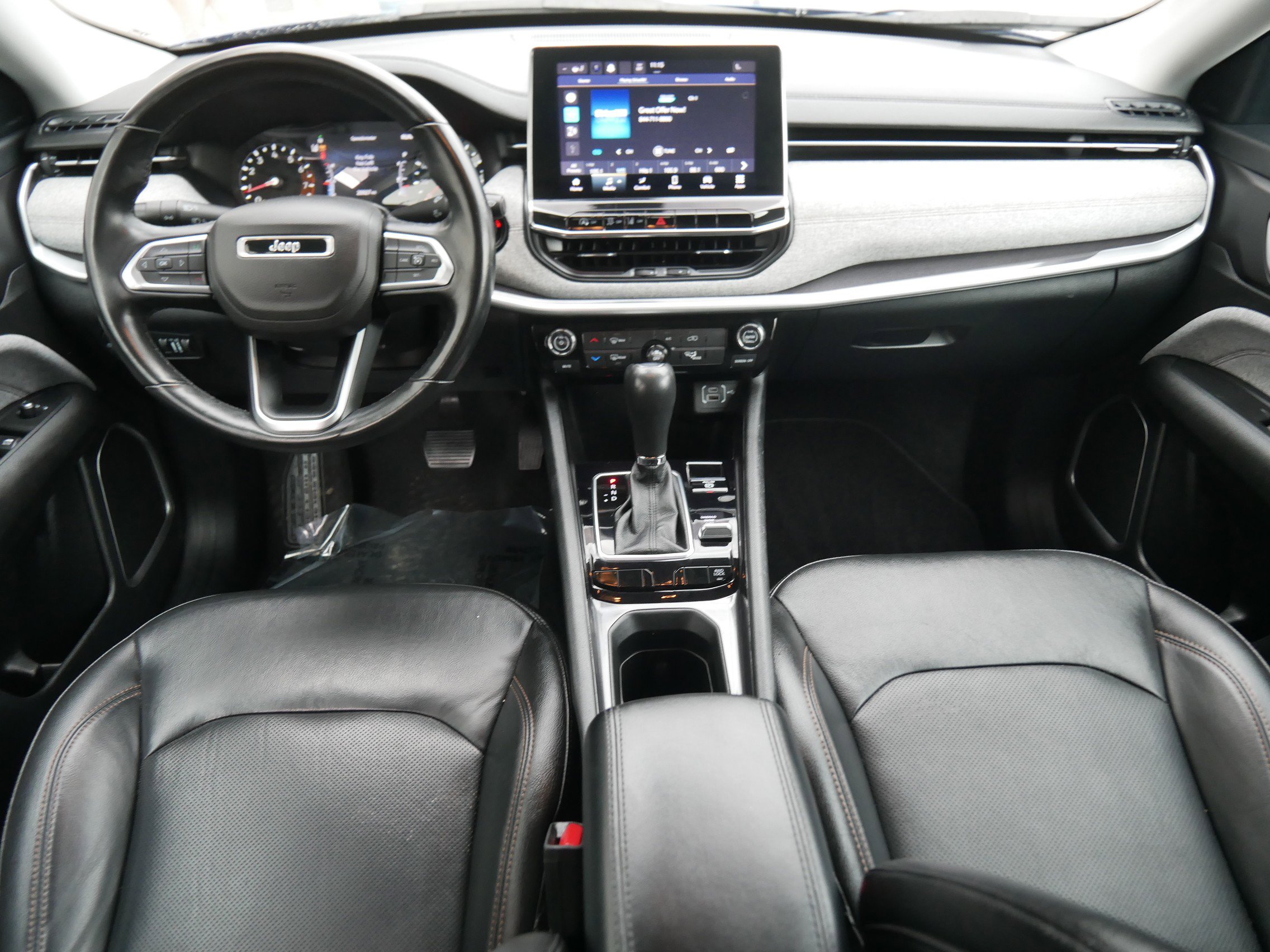 2022 Jeep Compass Latitude Lux photo 15