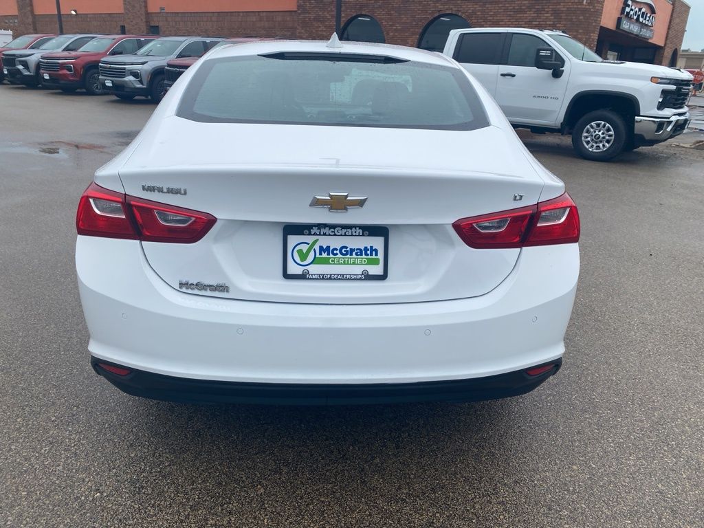 2023 Chevrolet Malibu 1LT photo 3