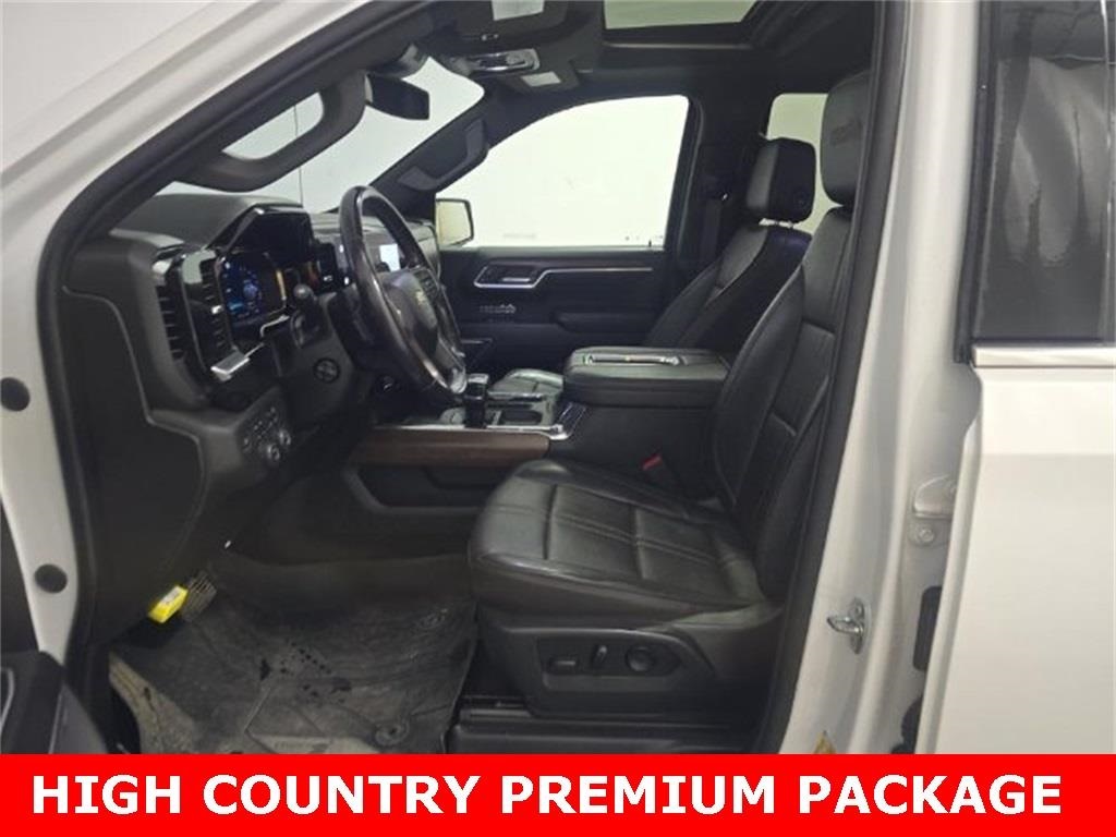 2022 Chevrolet Silverado 1500 High Country photo 3