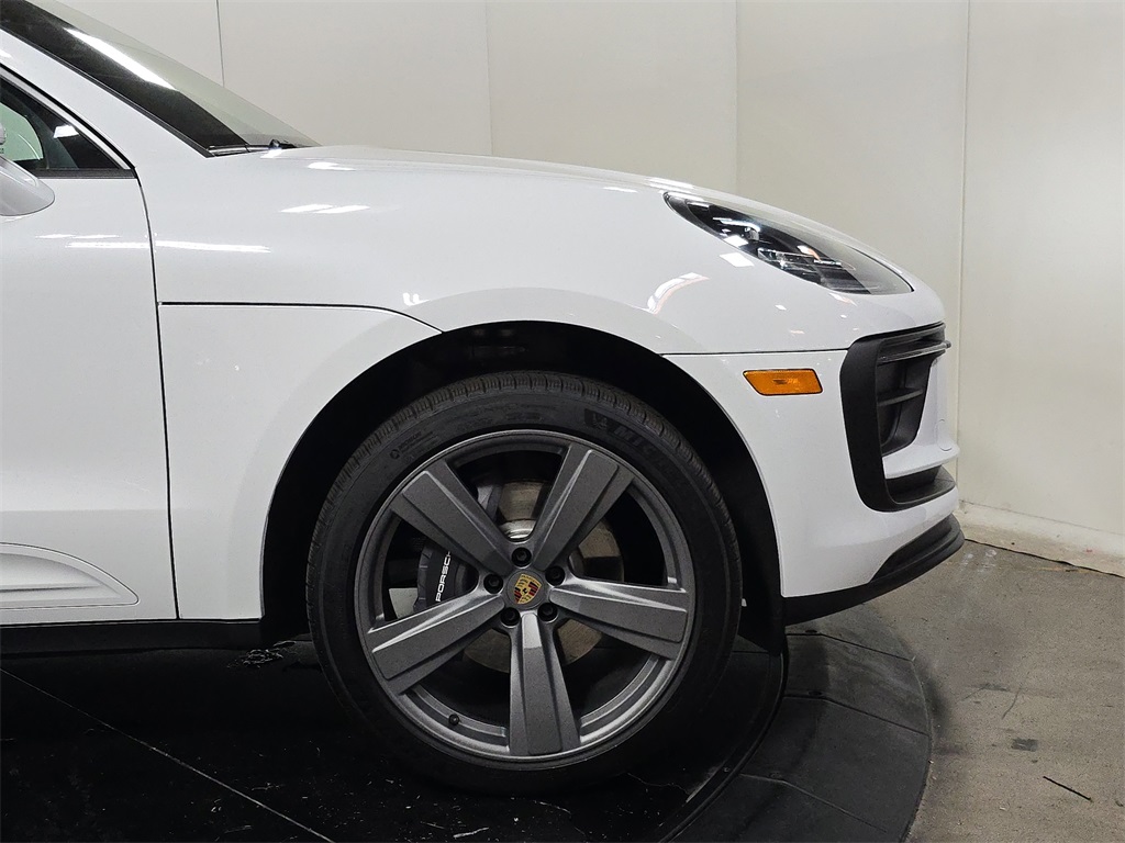 2024 Porsche Macan photo 11