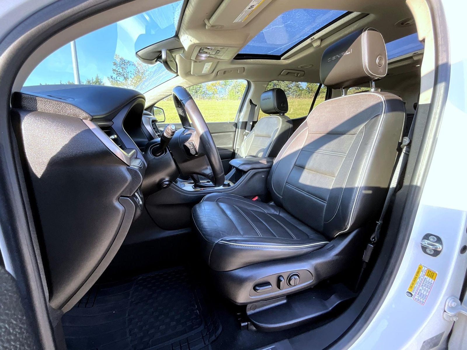 2017 Gmc Acadia Denali photo 8