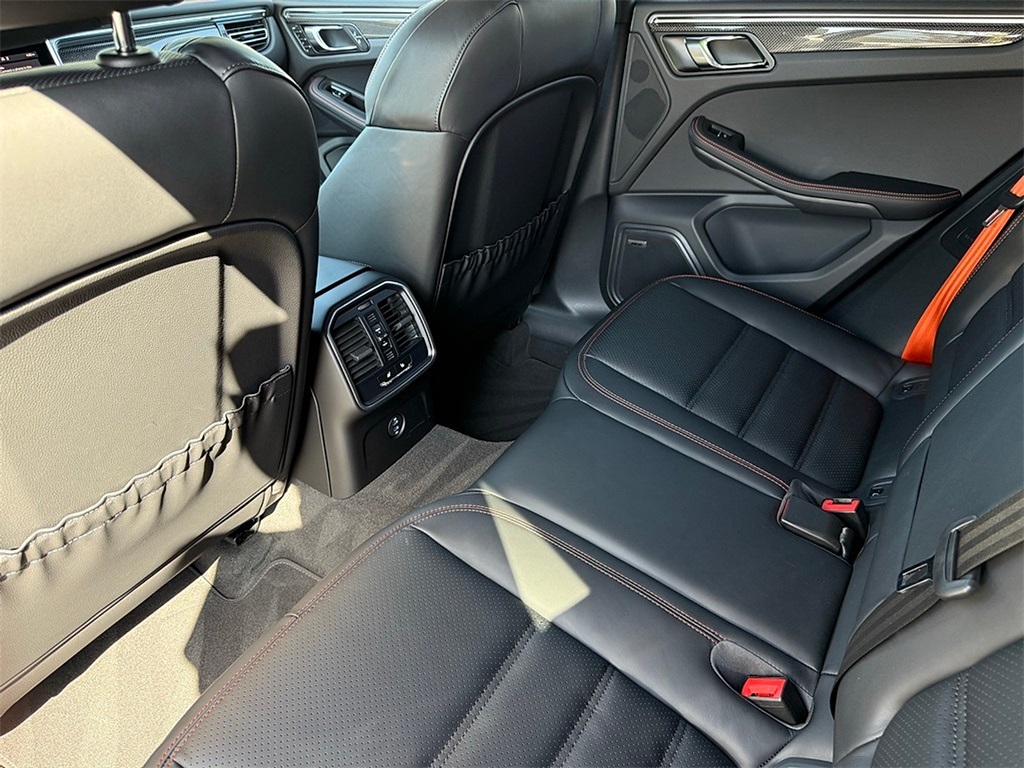 2025 Porsche Macan GTS photo 29