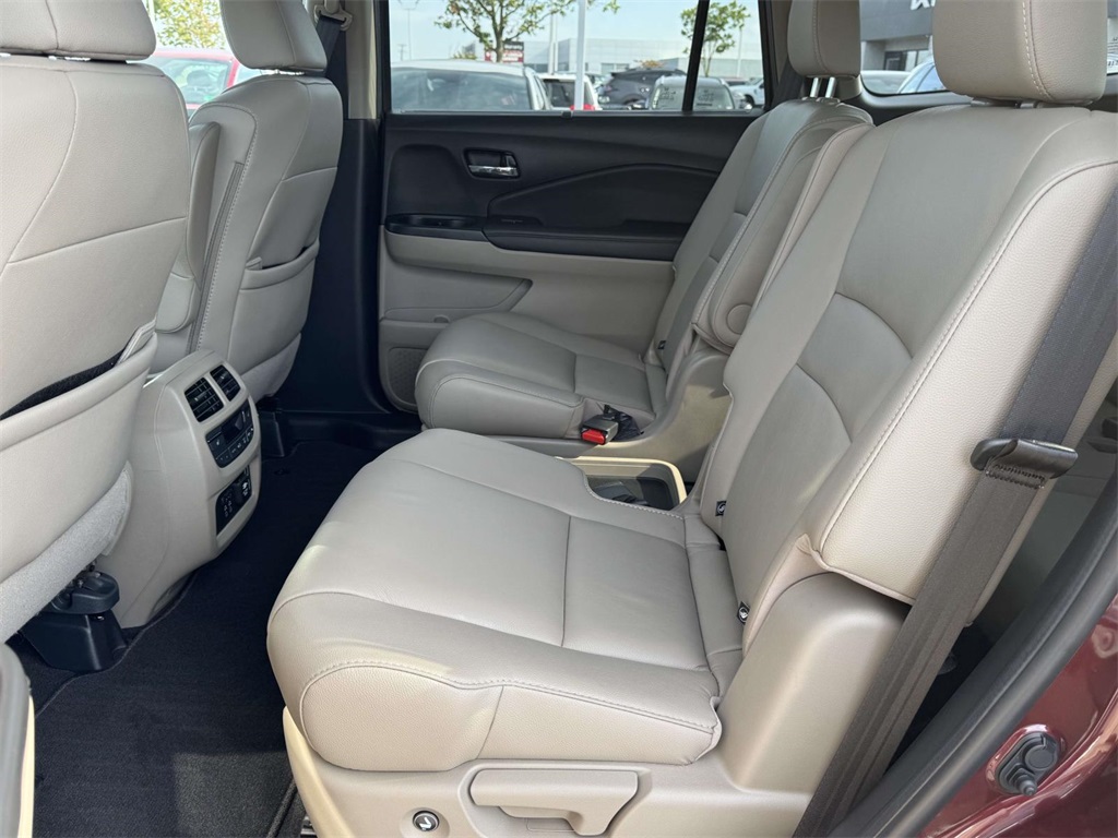 2022 Honda Pilot Touring photo 15