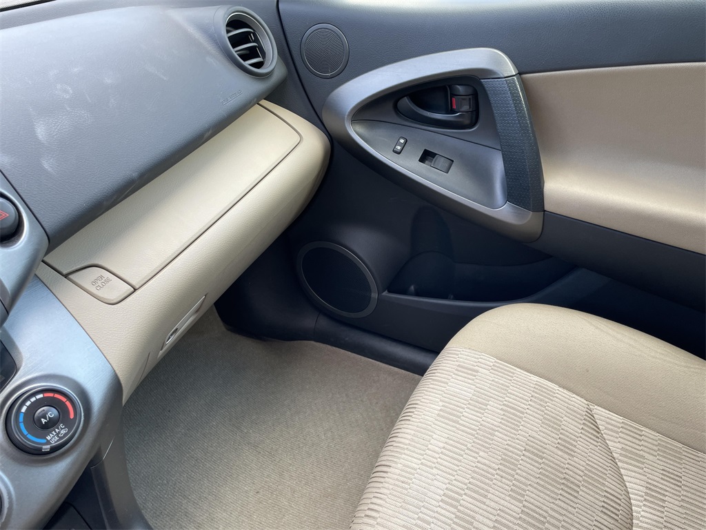 2012 Toyota RAV4 Base photo 21