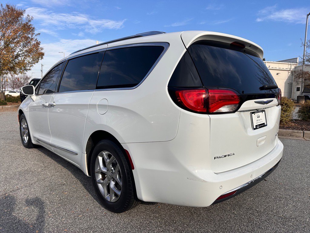 2018 Chrysler Pacifica Limited photo 4