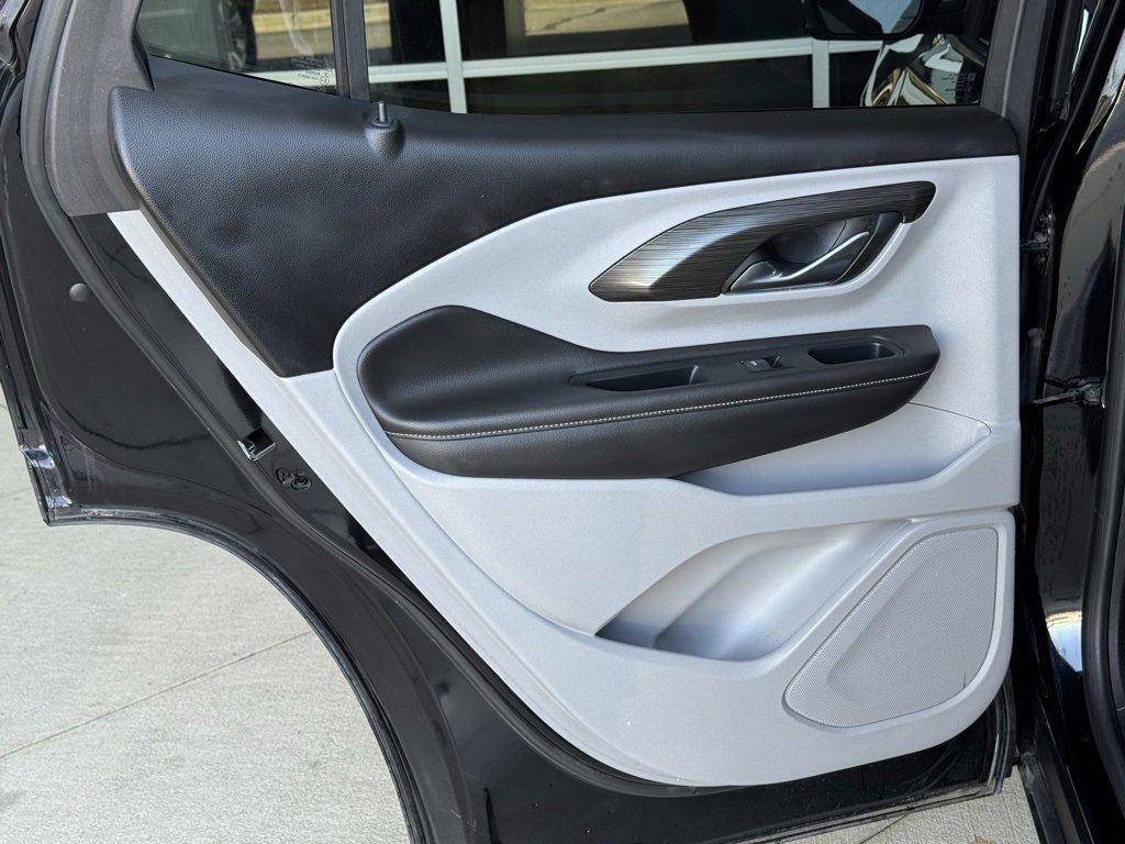 2024 Toyota RAV4 SLT photo 18