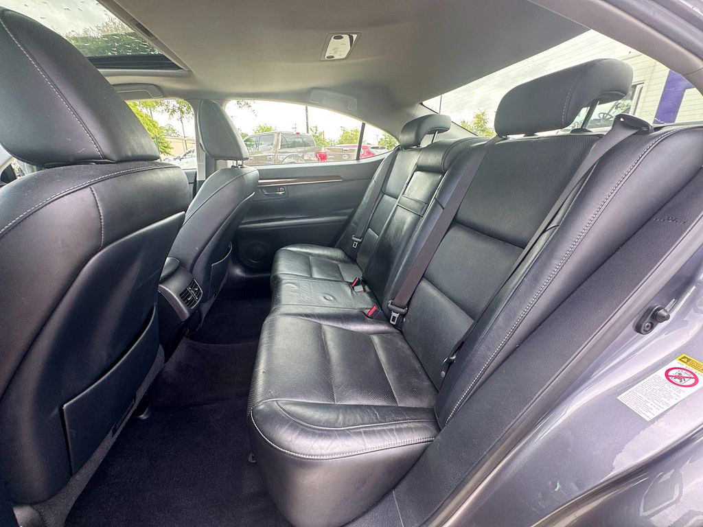 2014 Lexus ES 350 photo 30