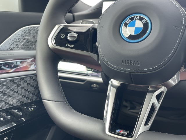 2026 Bmw 750e photo 8
