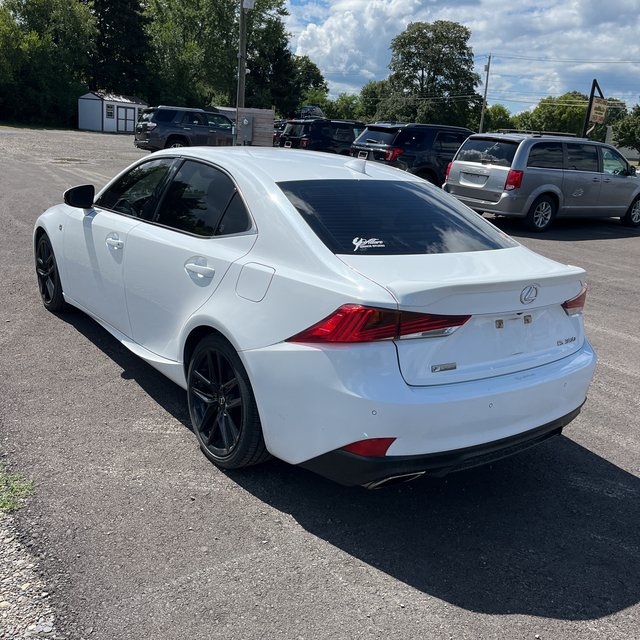 2020 Lexus IS 300 F SPORT photo 4