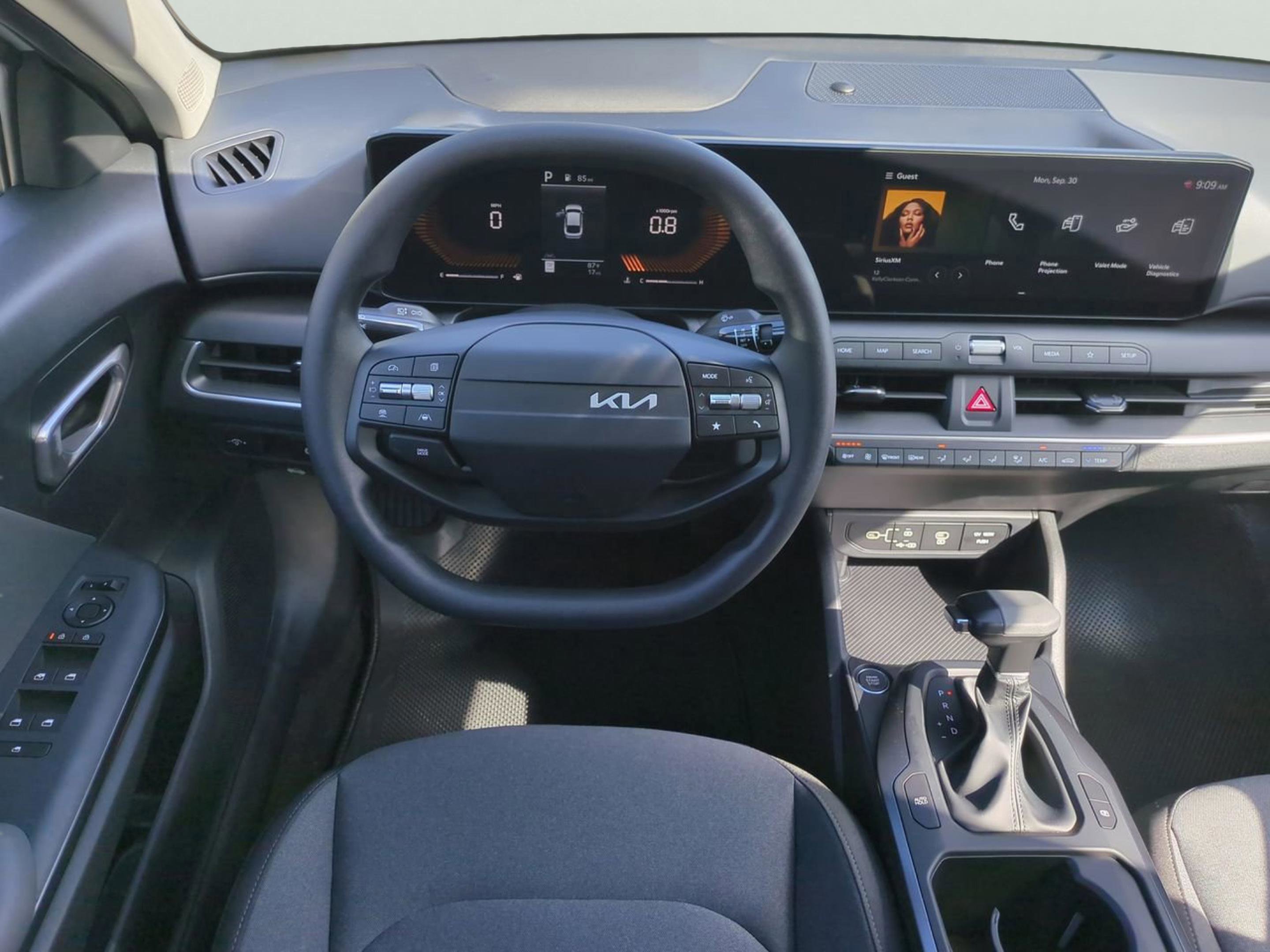 2025 Kia K4 LXS photo 14