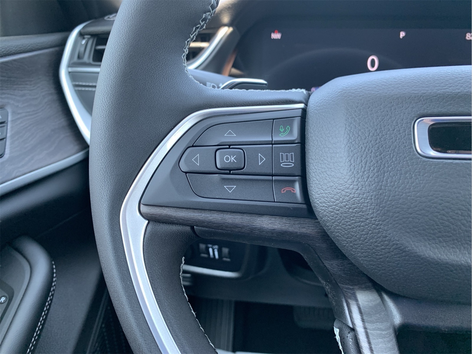 2025 Jeep Grand Cherokee Limited photo 12