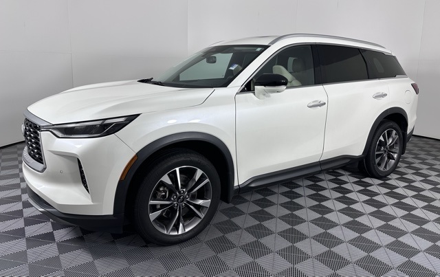 2022 Infiniti QX60 Luxe photo 3