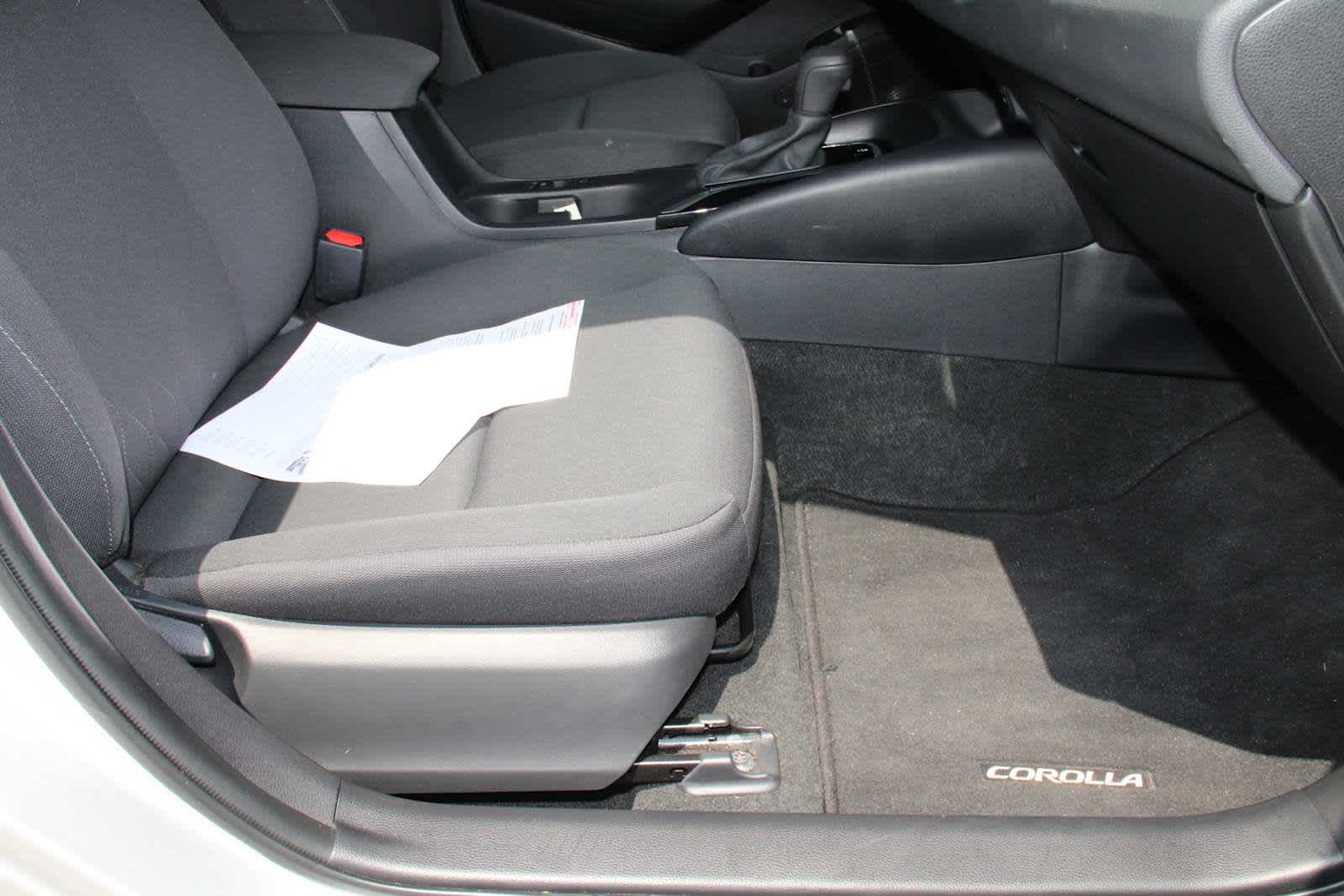 2024 Toyota Corolla LE photo 33