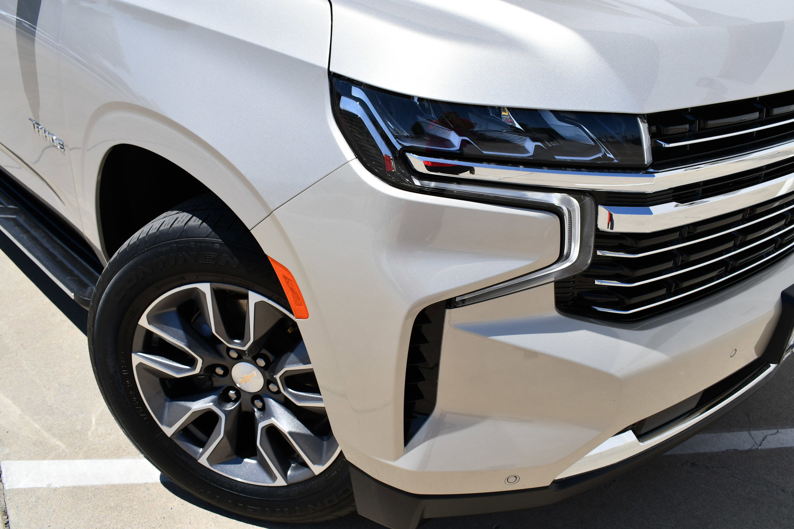 2023 Chevrolet Tahoe LT photo 3