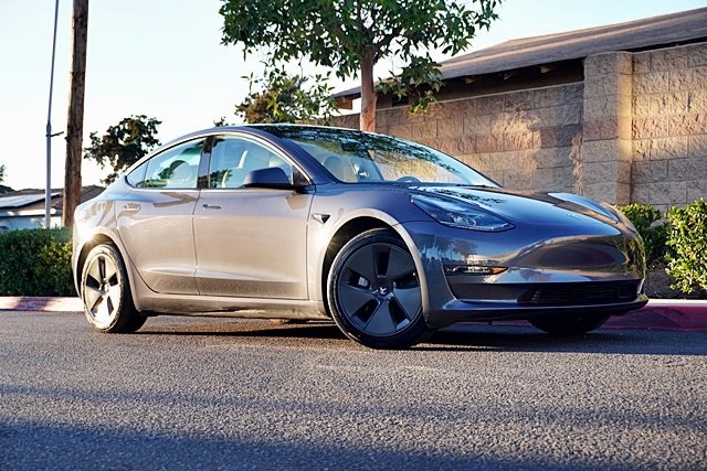Used 2023  Tesla Long Range image 1