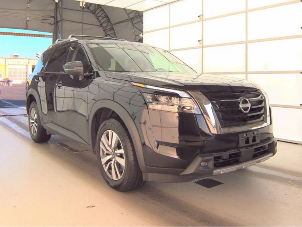 2023 Nissan Pathfinder SL photo 4