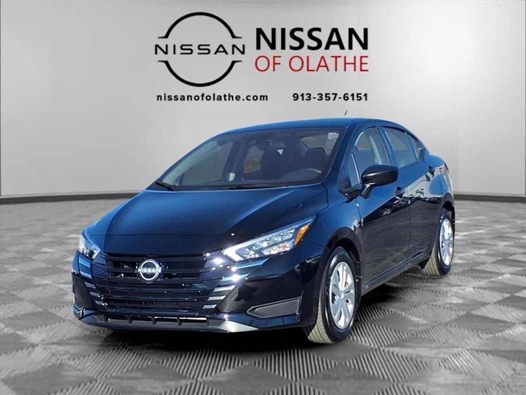 2025 Nissan Versa Sedan S's photo