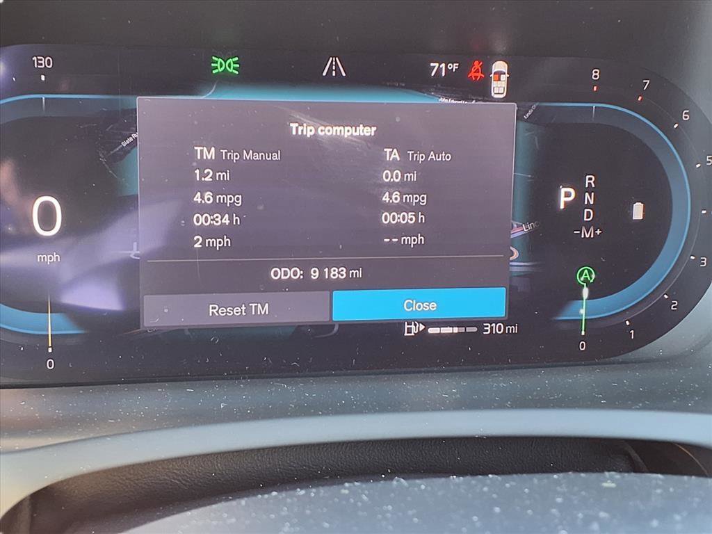 2025 Volvo XC90 B5 Plus photo 23