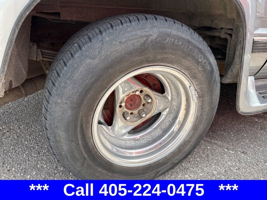 1996 Chevrolet Suburban 1500 photo 14