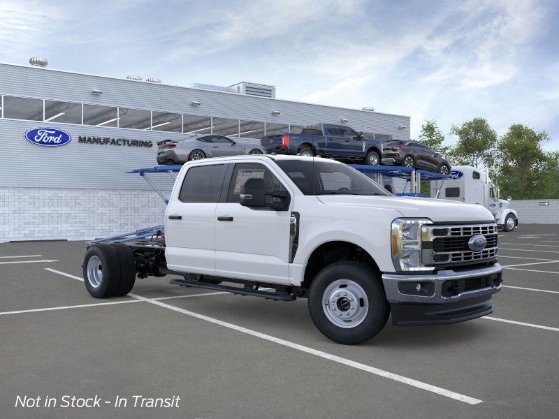 2026 Ford F-350 Super Duty Chassis Cab XL's photo