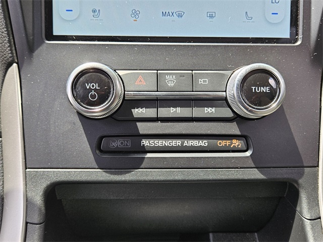 2024 Ford Edge SEL photo 17